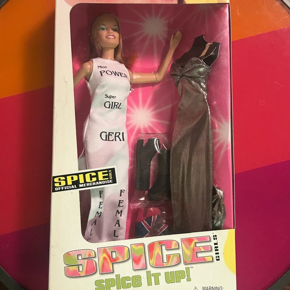 Spice Doll / Stylish White & Black Dresses! Geri doll/Ginger. 1998. Vintage.